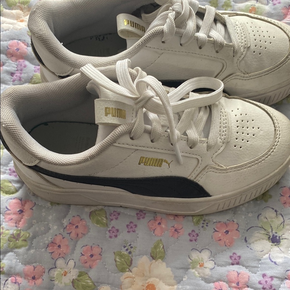Kids Puma White and Black Sneakers